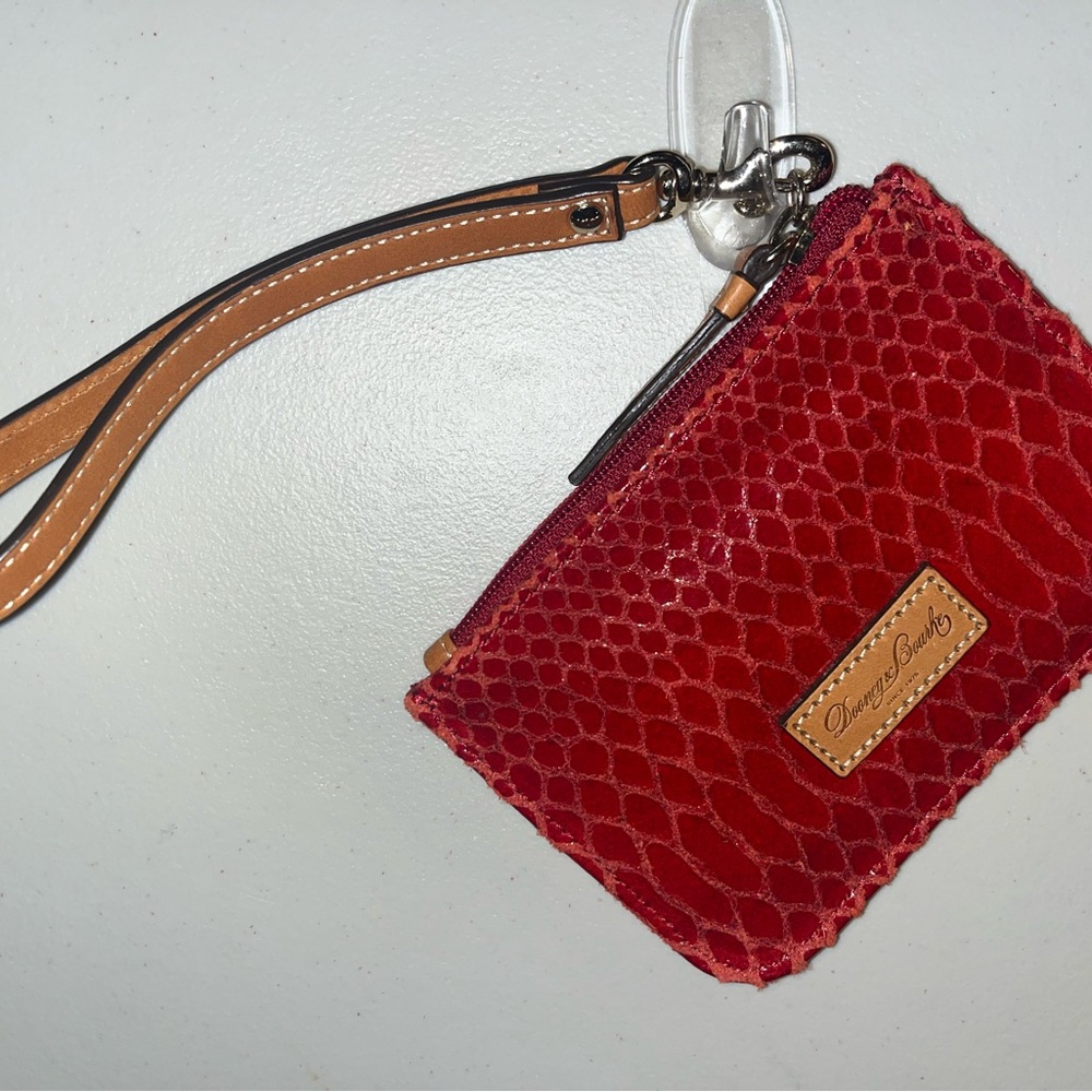 NWOT Dooney & Bourke Wristlet Leather RED Reptile Embossed Slim Top-zip Pouch